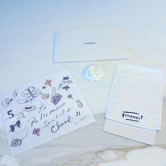 Authentic CHANEL Handbag Cloth Glove Care Kit & sunglasses cleaning cloth - Picture 1 of 5